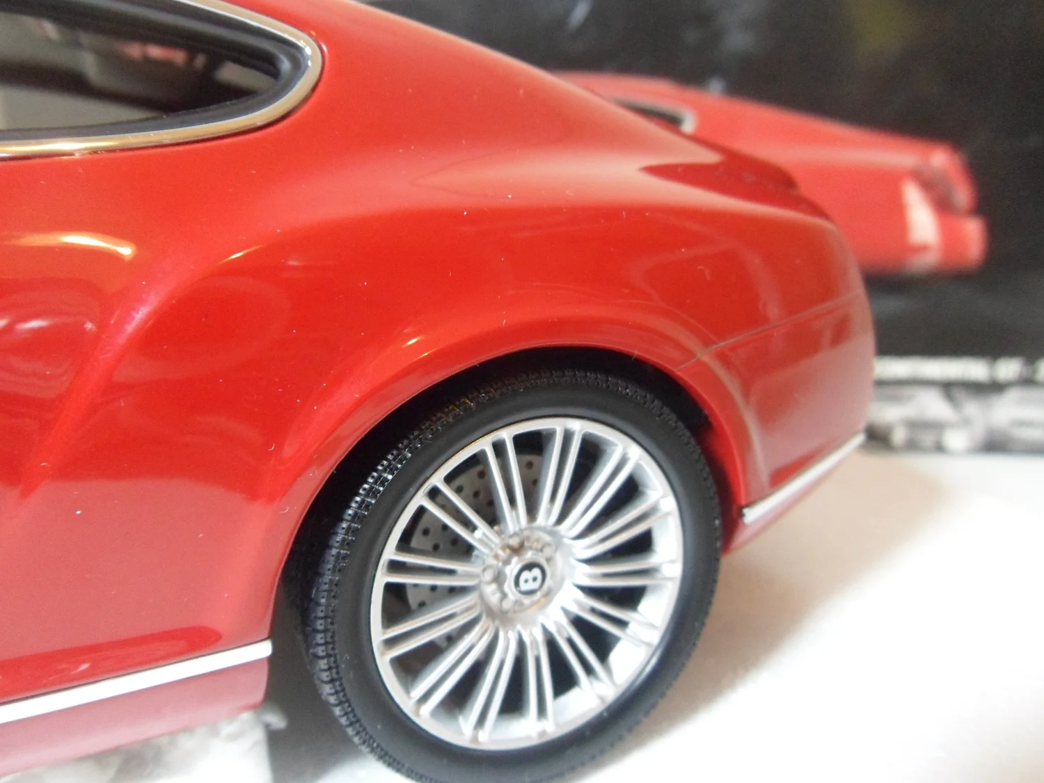 ミニカー 1/18 BENTLEY CONTINENTAL GT/minichamps Amazon.com: Minichamps 100139922 Bentley Continental GT, 1